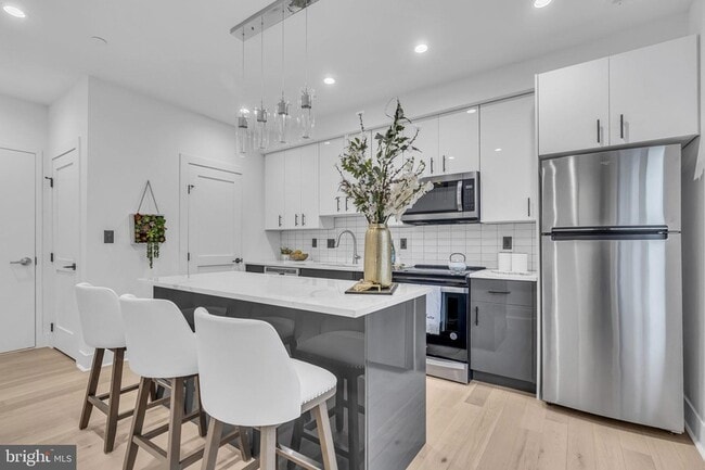 Building Photo - 1103 Fern St NW