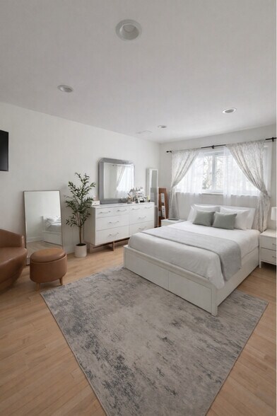 Building Photo - 952 Green Bay Rd