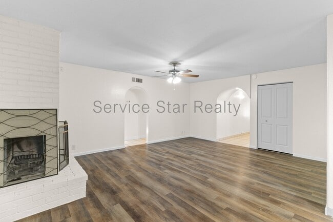 Building Photo - 3812 W Loma Ln