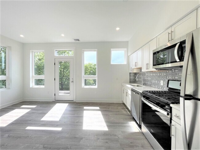Primary Photo - 302 Broadway