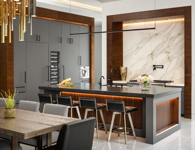 Building Photo - 1221 Richmond Rd