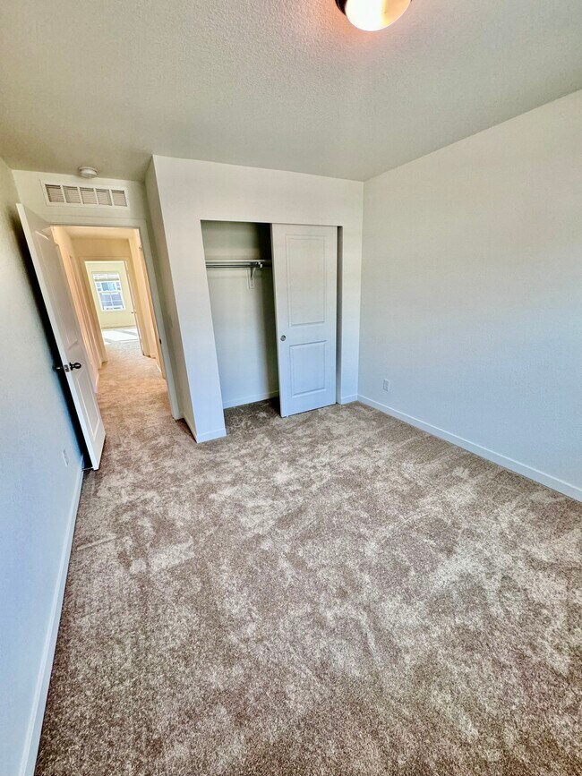 Building Photo - 8969 Spikerush Ct