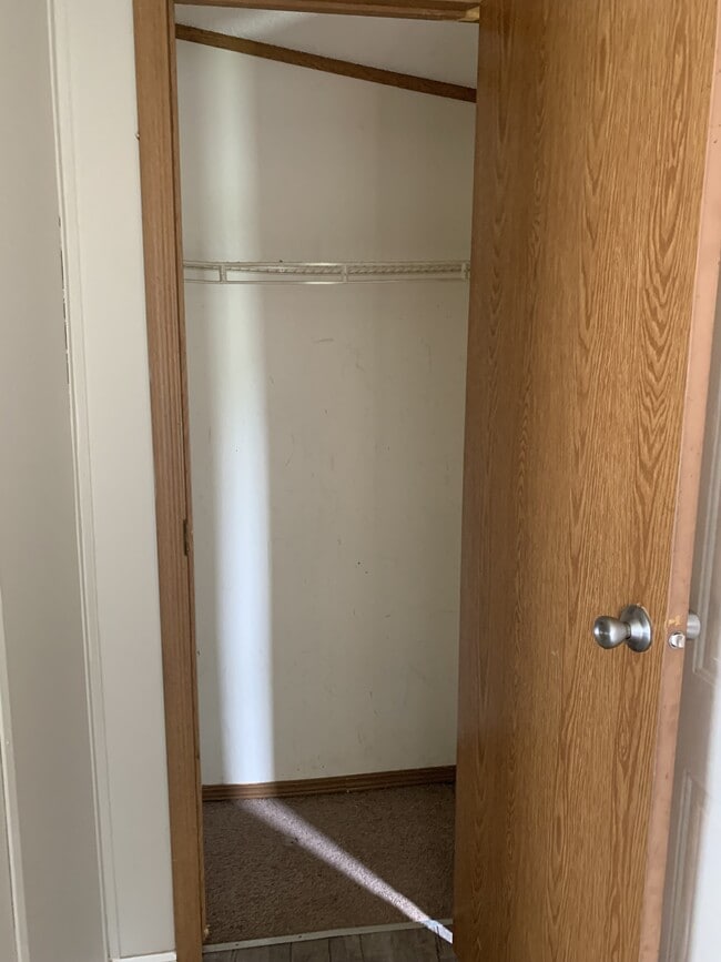 Building Photo - 122 Zackary St