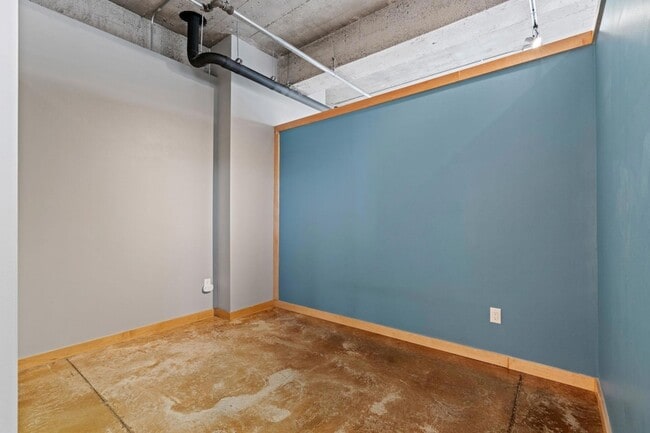Building Photo - 901 N 3rd St