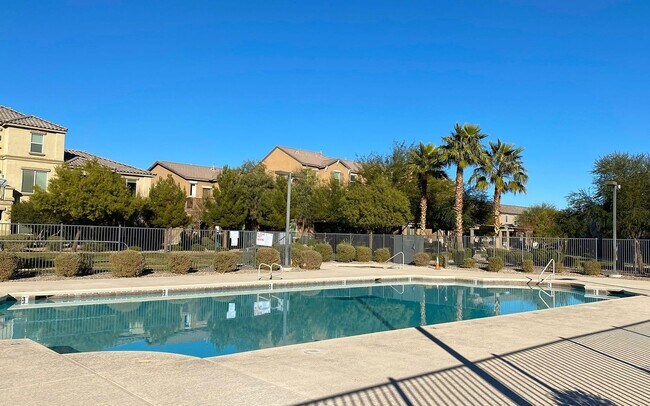 Building Photo - Newer Townhome - 3 Bedrooms + 2 Car Garage - E Craig & Nellis