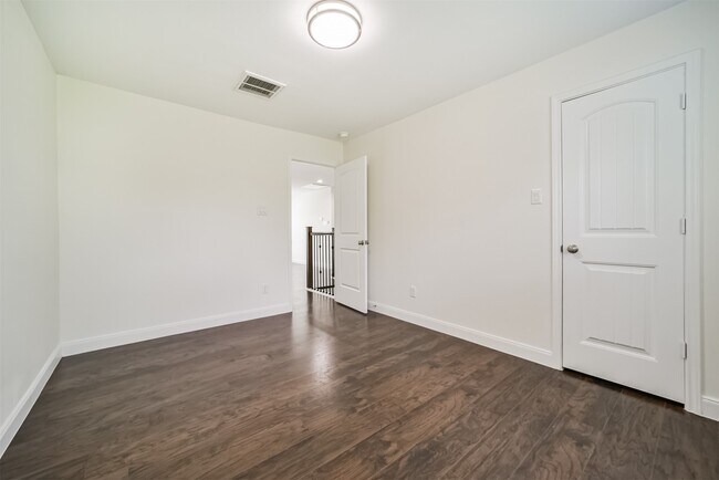 Building Photo - 10618 Bassoon Dr