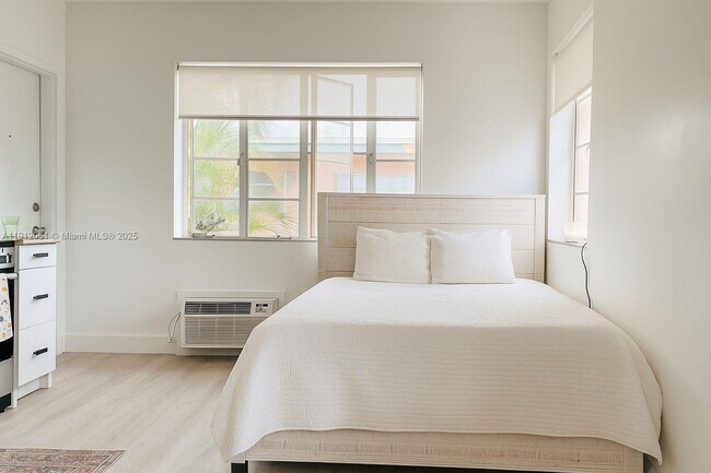 Building Photo - 301 86th St