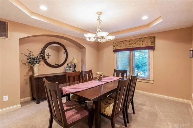 Building Photo - Immaculate Home in a Golf Course Community