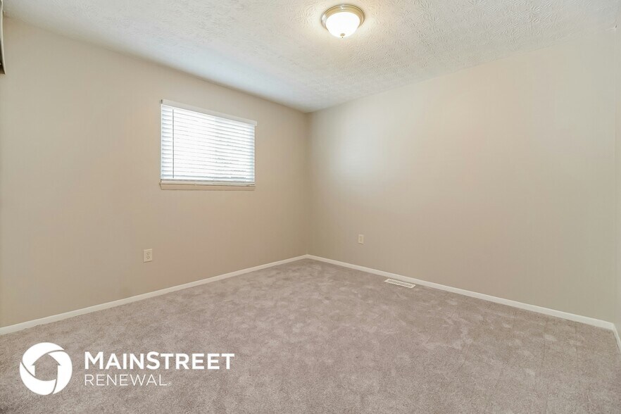 Building Photo - 6560 Benjamin Dr