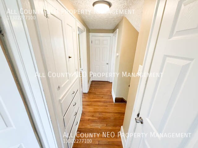 Building Photo - 321 Grace Ave