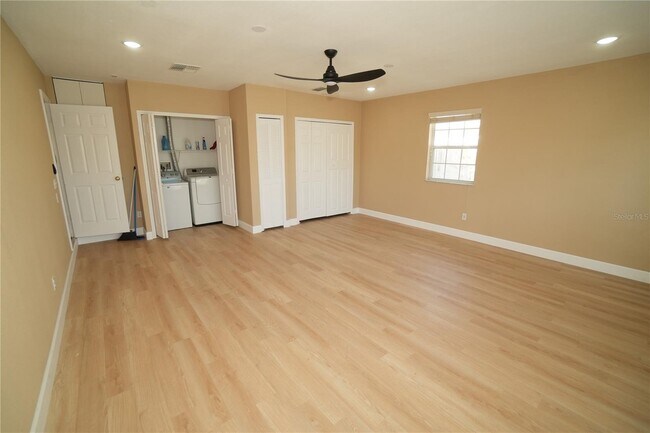 Building Photo - 205 Indian Point Cir