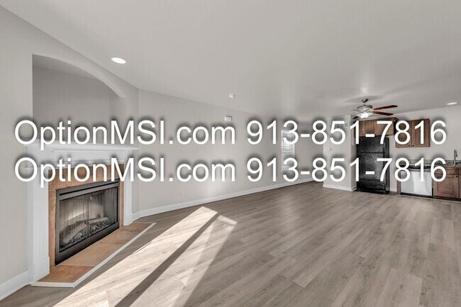 Building Photo - Charming 3-Bedroom Townhouse in Piper School District