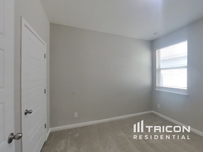 Building Photo - 13307 Badlands Bnd