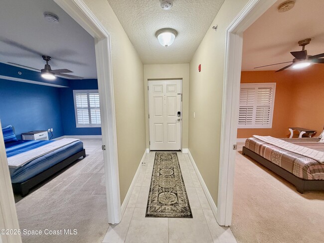Building Photo - 551 Casa Bella Dr