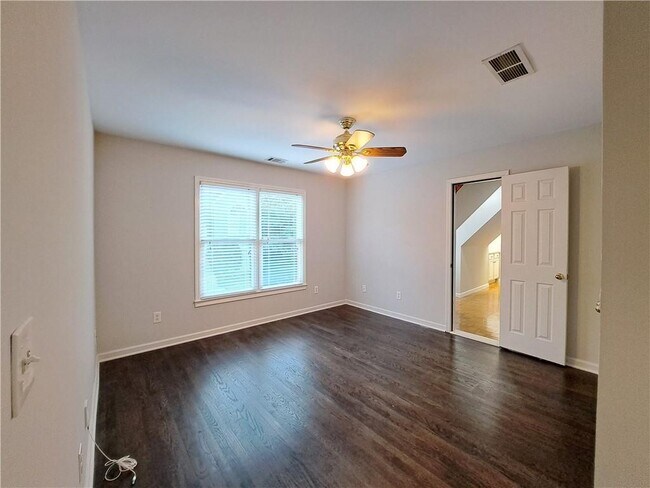 Building Photo - 2242 Lenox Walk NE