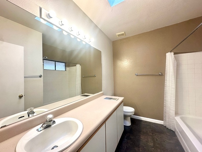 Building Photo - 7537 E Liana Dr