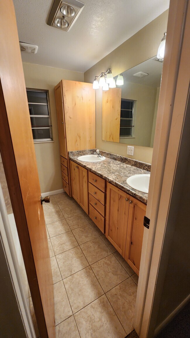 Building Photo - 3408 Baltimore Ave