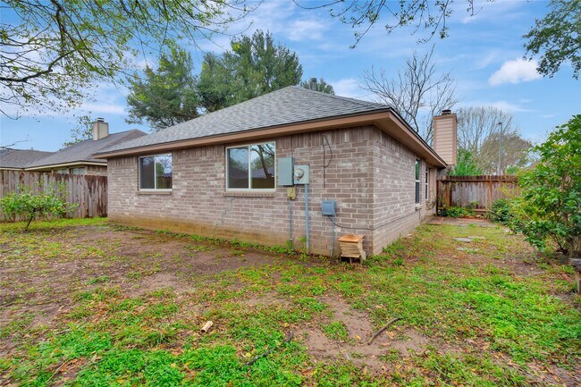 Building Photo - 17018 Dusty Mill Dr W