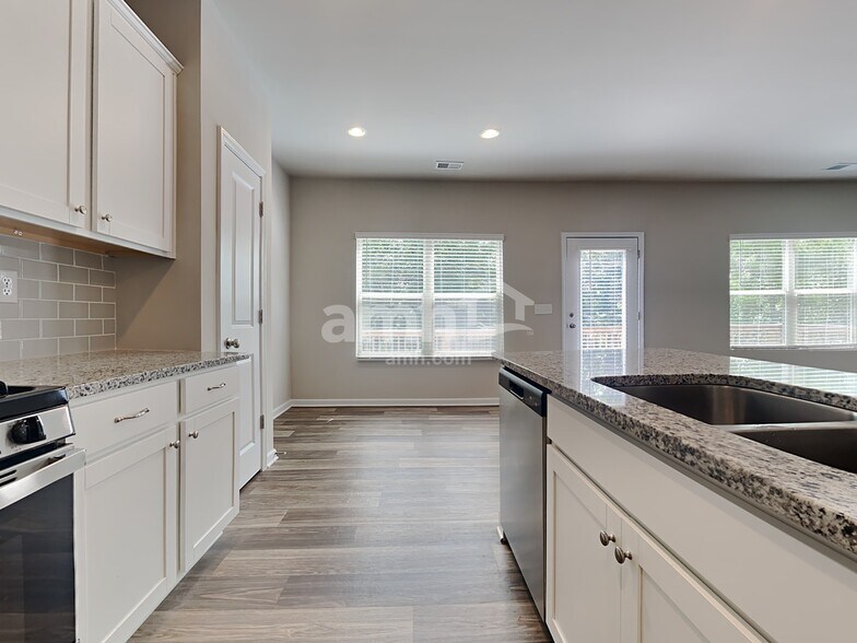 Building Photo - 338 Winston Cir