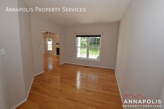 Building Photo - 122 Farmbrook Ln