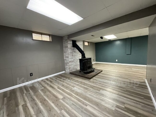 Building Photo - 801 W Nixon Dr