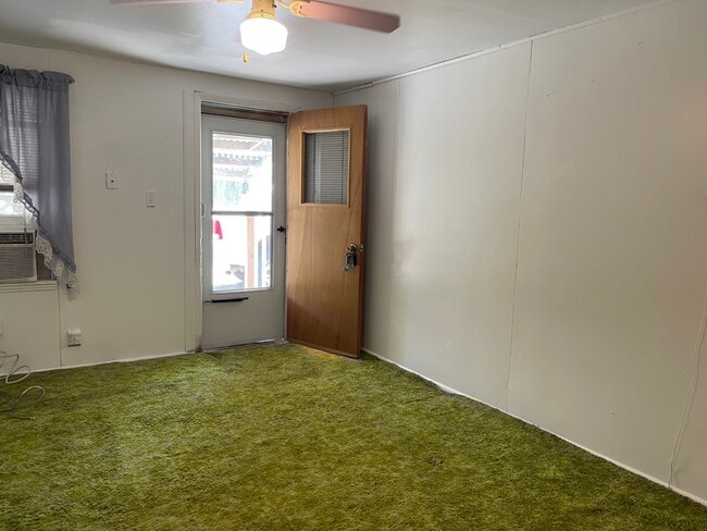 Building Photo - 130 E Broadway St