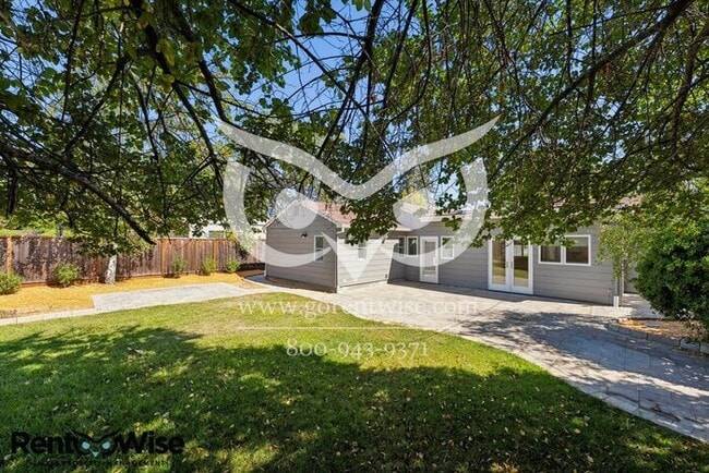 Building Photo - Short term lease only