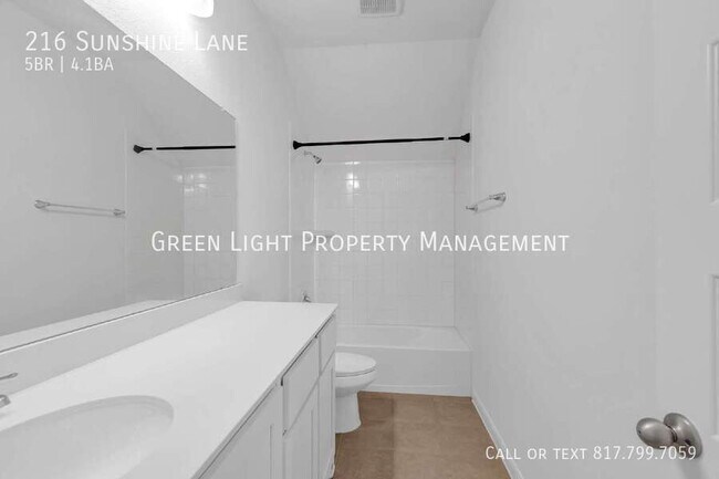 Building Photo - 216 Sunshine Ln