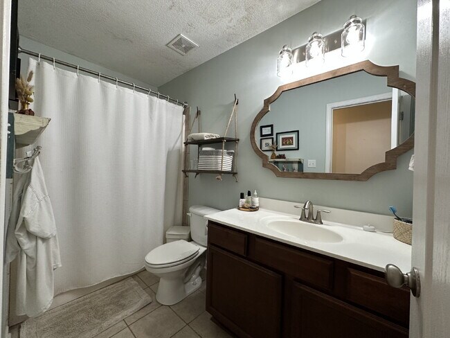 Building Photo - 312 S Brandon Way