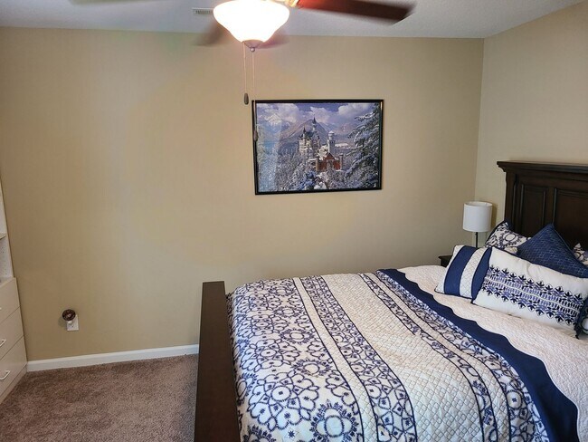 Building Photo - 4 Bedroom 2.5 Bath unfurnished home in Nautical Reach Neighborhood