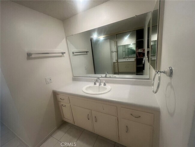 Building Photo - 3111 Via Serena S
