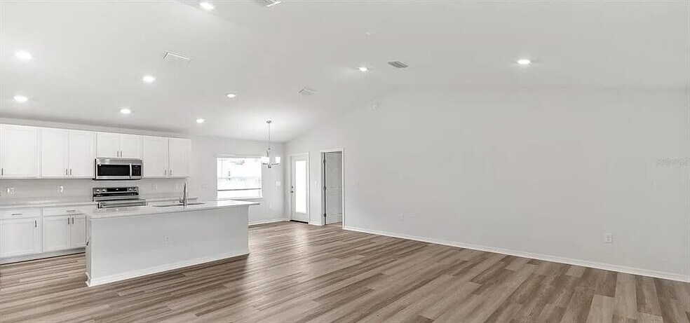 Open concept - 7675 SE 114th St