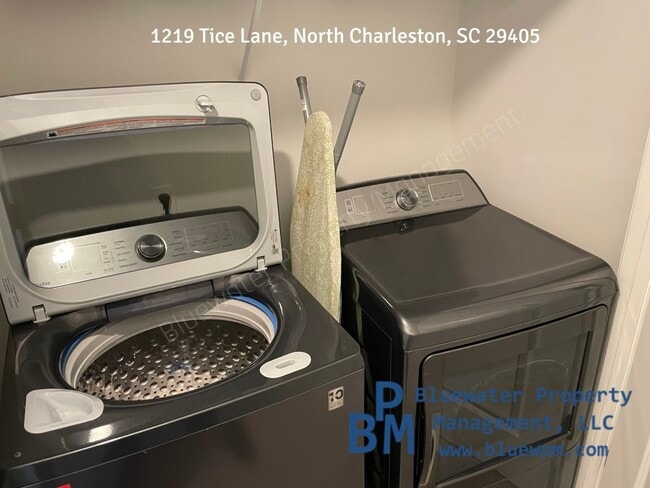 Building Photo - 1219 Tice Ln