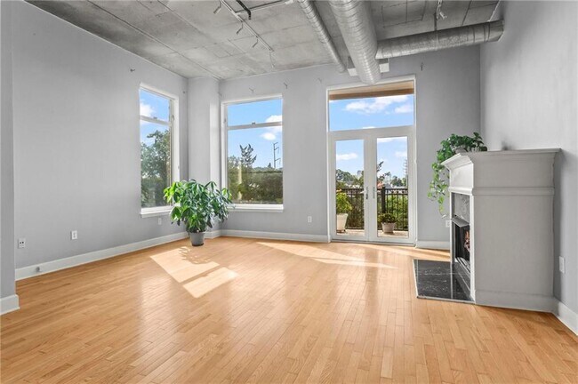 Building Photo - 3820 Roswell Rd NE