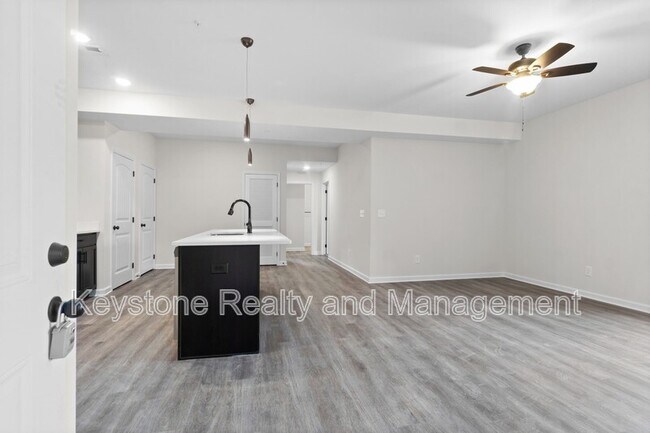 Building Photo - 229 E Johnson Cir