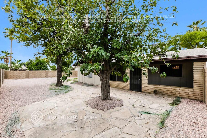 Building Photo - 6603 W Phelps Rd