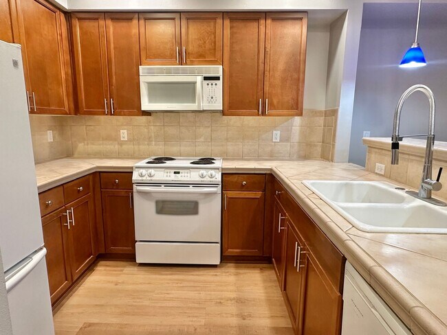 Building Photo - Beautiful 1 bed condo in the heart of Bell...
