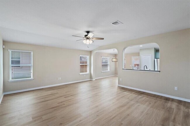 Building Photo - 519 Pinnacle Dr
