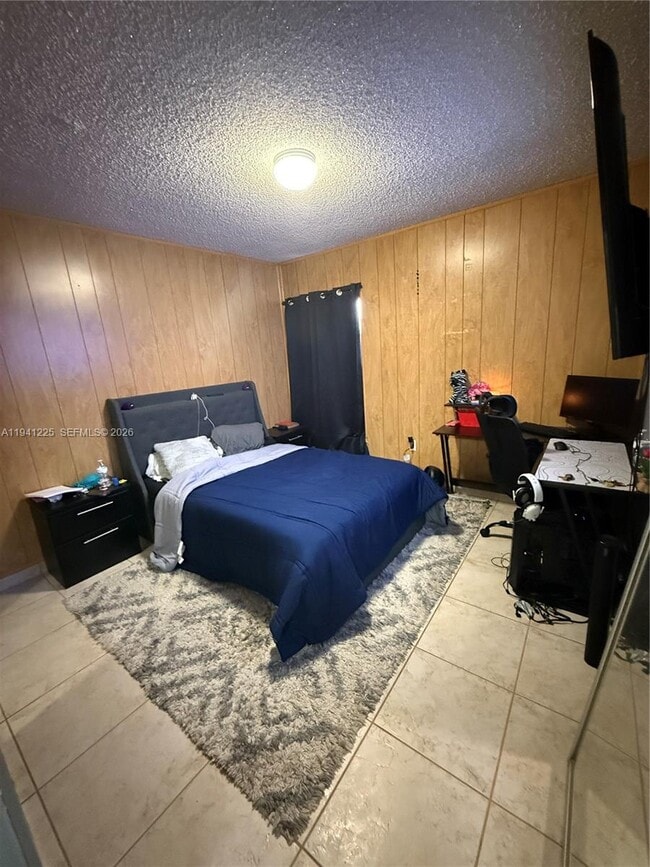 Building Photo - 1950 W 54th St