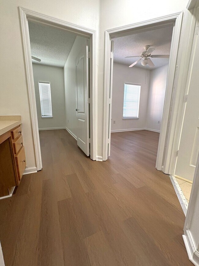 Building Photo - 3 Bedroom with Water View - Villanova at H...