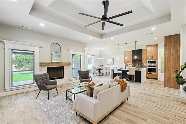 Building Photo - 2084 Glenhollow Dr