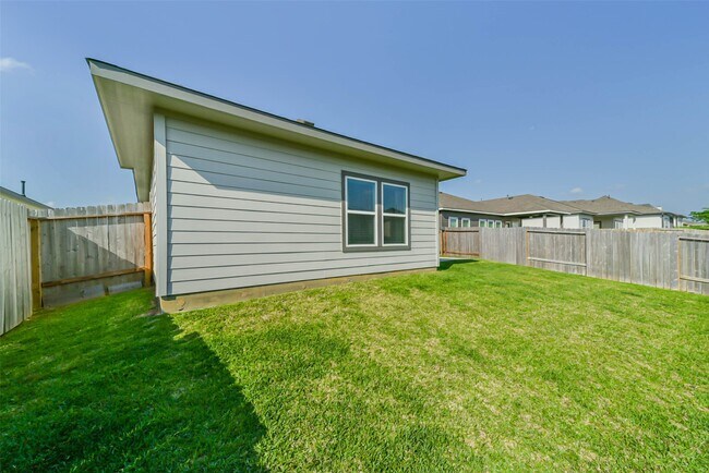 Building Photo - 13030 Laura Lake Dr