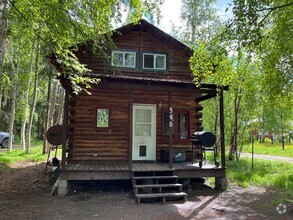 Building Photo - Cute 2 story, pet friendly cabin