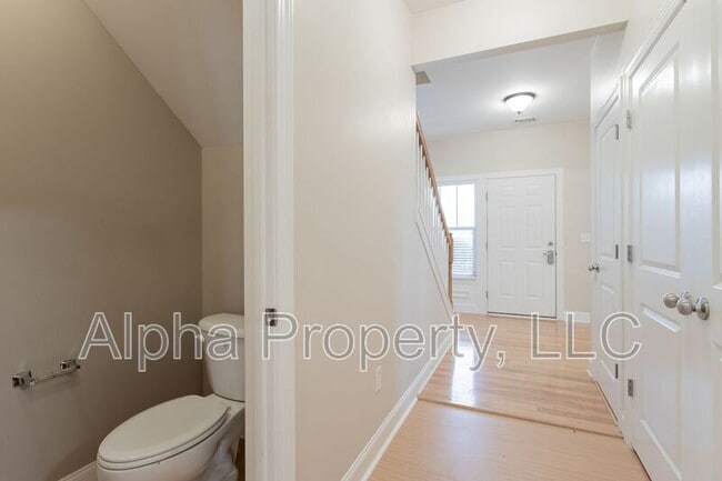 Building Photo - 302 Shallow Dr