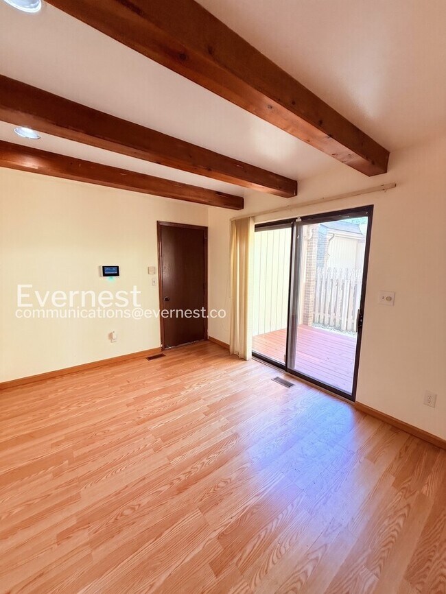 Building Photo - Modern Comfort with Ample Space - 2 Bed, 3 Bath, 1481 SqFt  | Pet Friendly | Available Now!