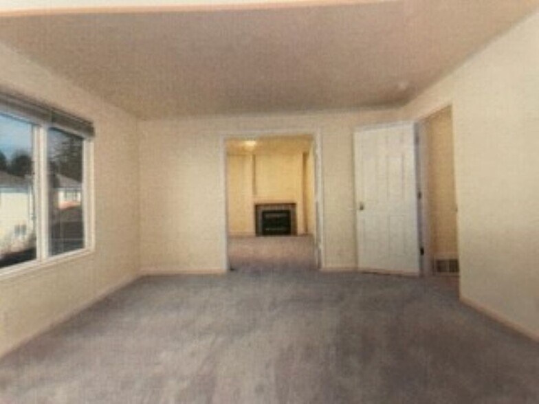 Building Photo - 10234 SE 186th St