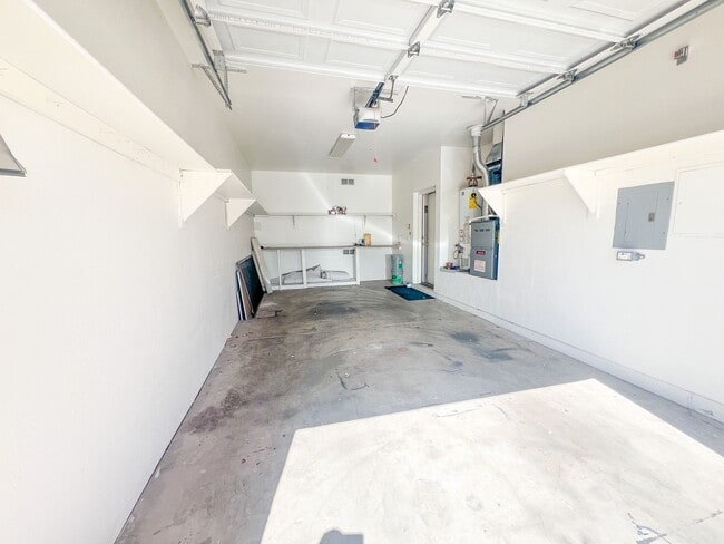 Building Photo - TOWNHOME - COTTONWOOD - Cottonwood Square Commons