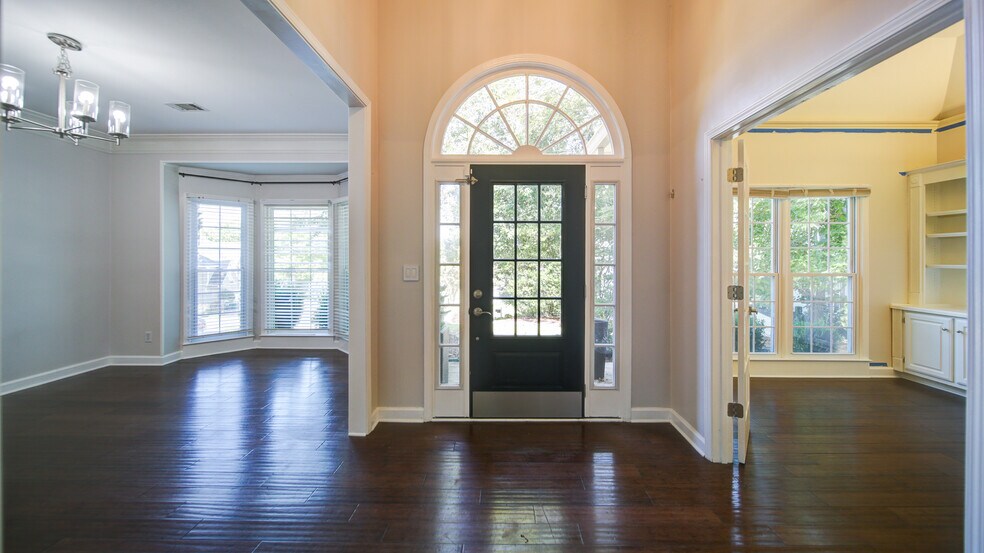 Building Photo - 680 Evening Pine Ln