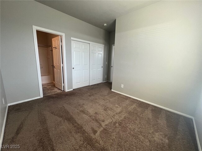Building Photo - 10471 Meadow Village St