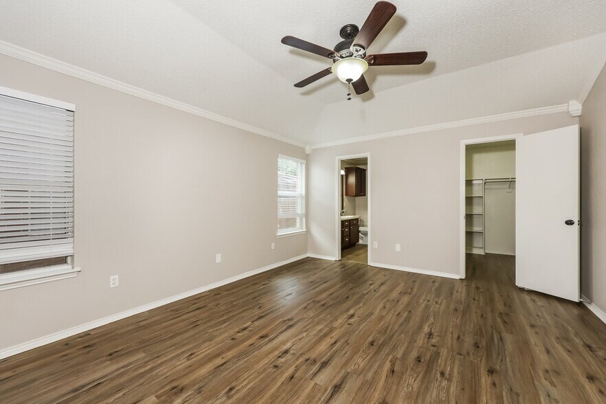 Building Photo - 10224 Dawson Trail